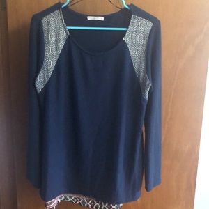 Blouse with flowy back!